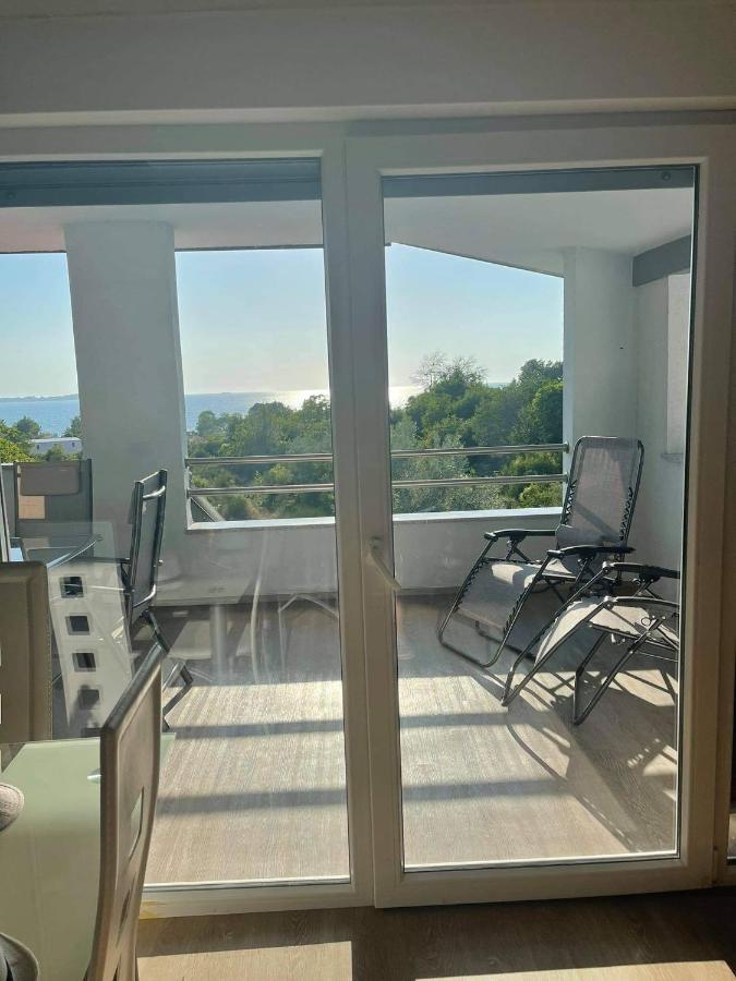 Villa Kuca Za Odmor Bachus à Peroj Extérieur photo